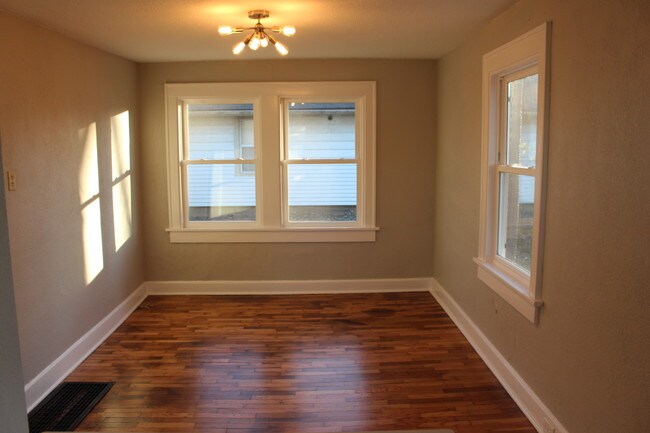 Comedor - 4006 Booth St