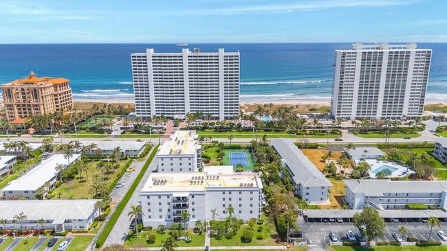 Building Photo - 2679 S Ocean Blvd