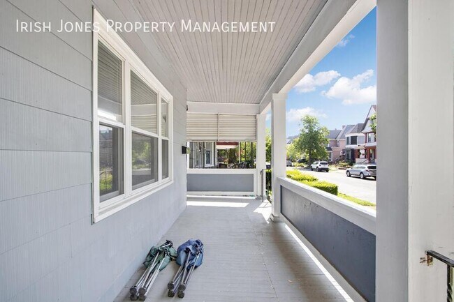 Foto del edificio - 374 Breckenridge St