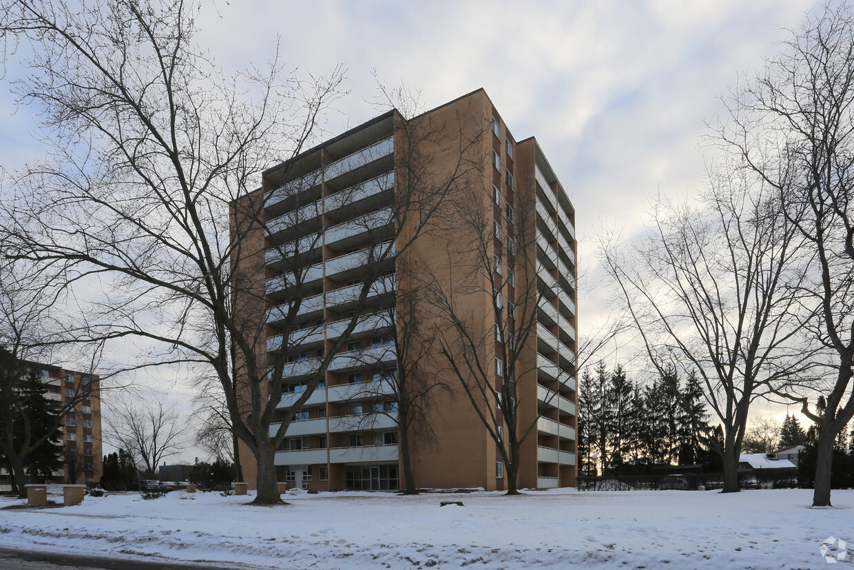 Building Photo - Kloster Court