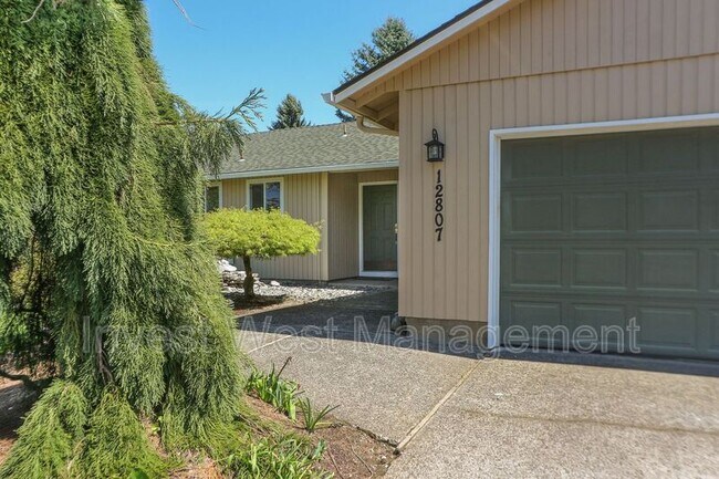 Foto del edificio - 12807 NE 11th Ct