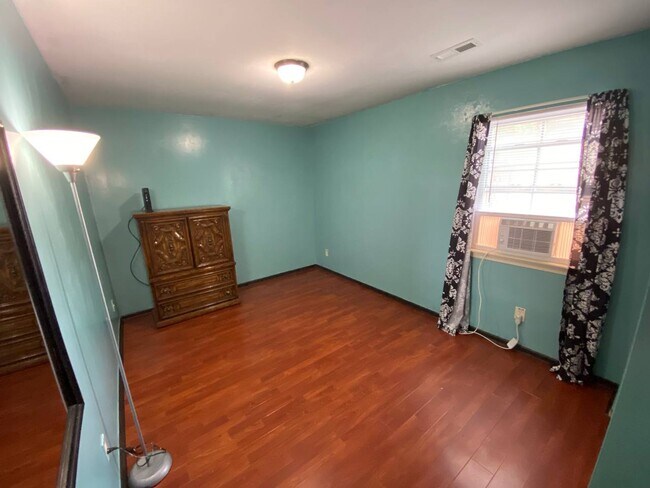 Sin amueblar (para referencia de tamaño) - 1757 Aquamarine Dr