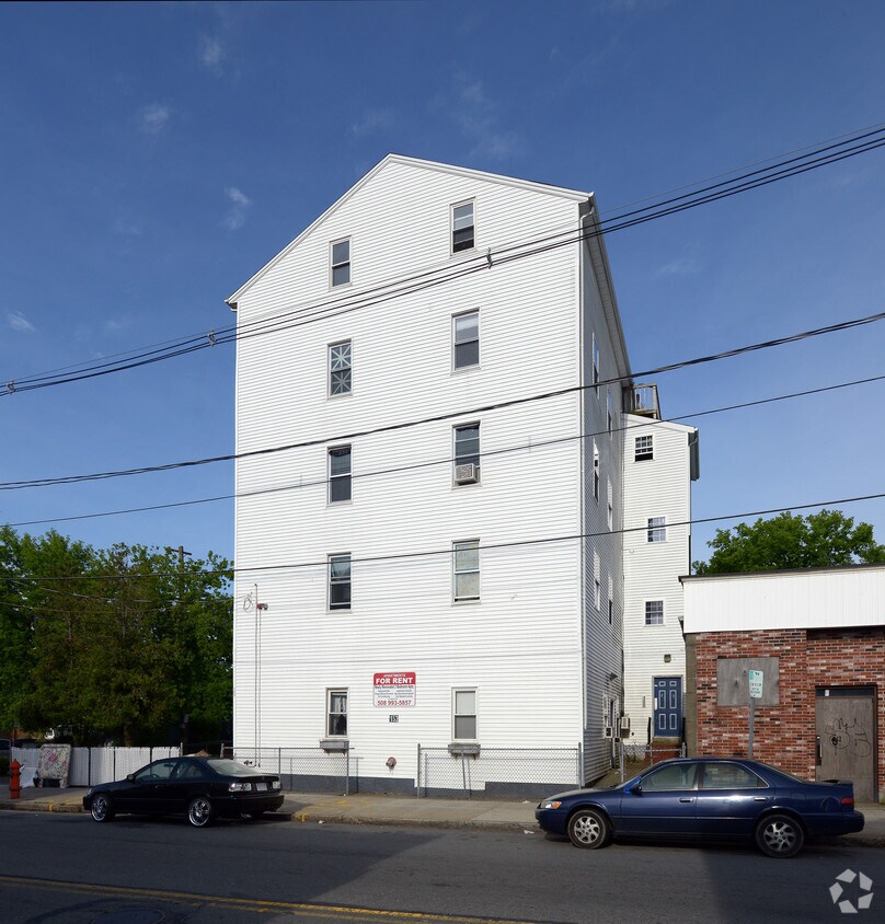 Building Photo - 153 Belleville Ave