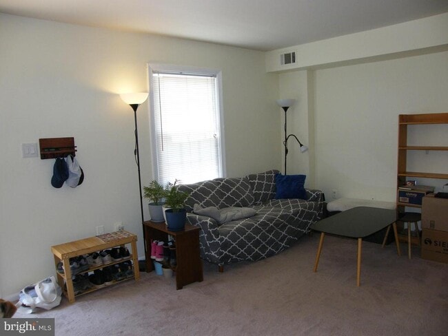 Building Photo - 10249 Arizona Cir