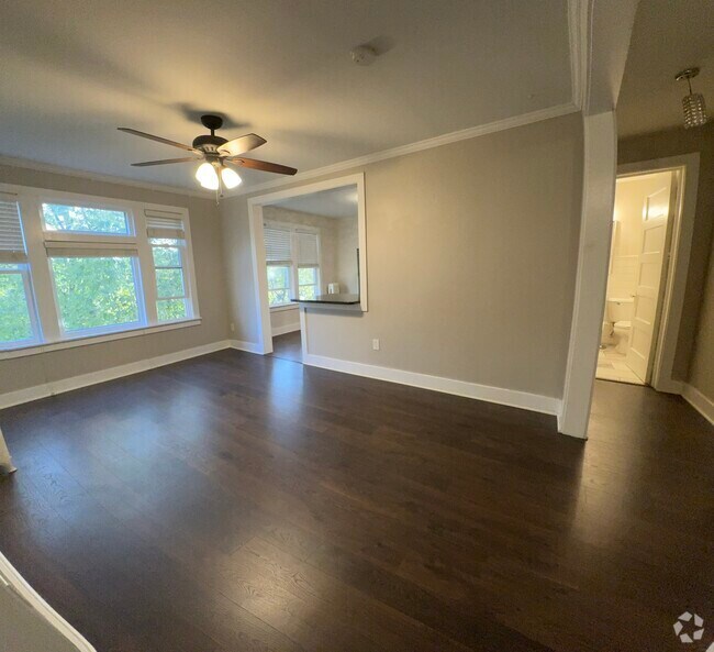 Apartamentos de renta en Lowry Hill E Residential District