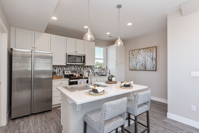Building Photo - Honey Creek Townhomes
