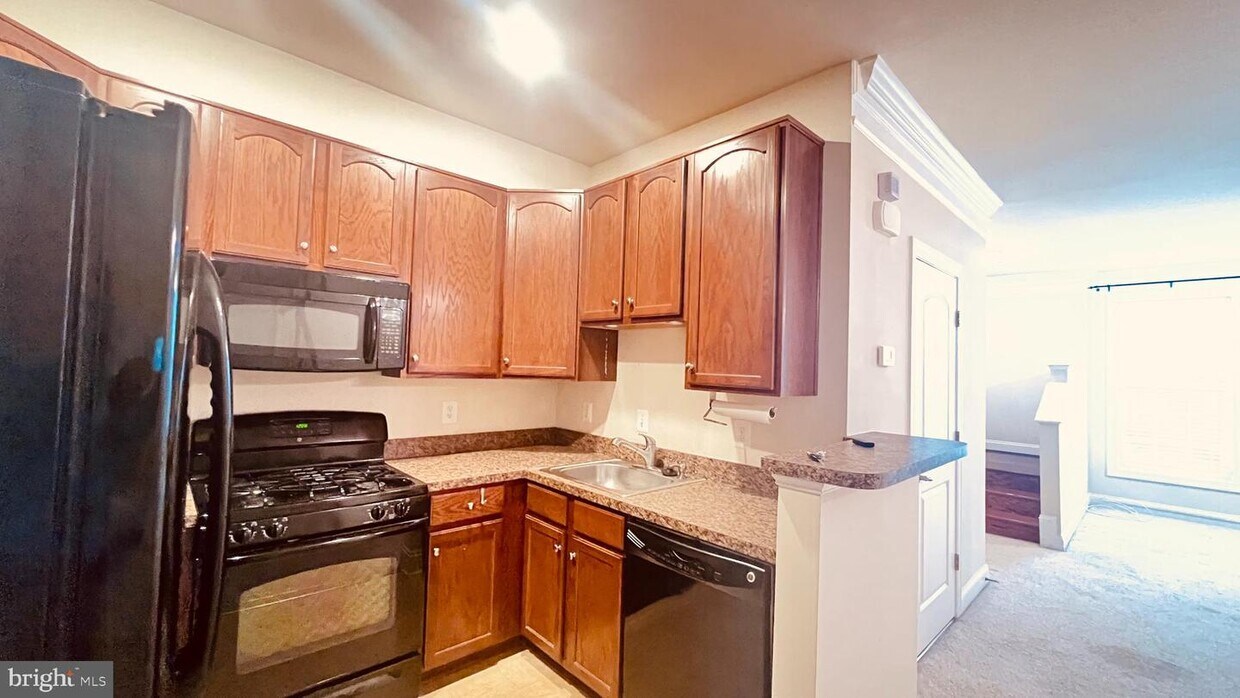 Primary Photo - 2300 Margraf Cir