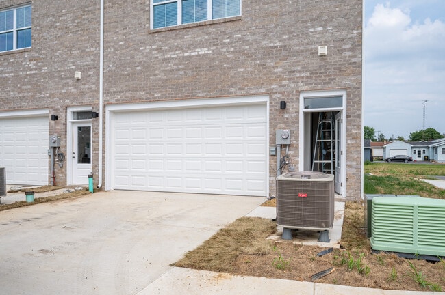 Building Photo - 47 Prestige Dr