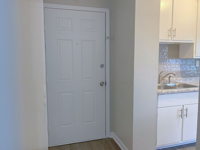 Foto del edificio - 1 bed 1 bathroom apartment