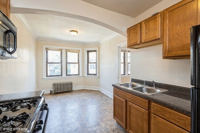 Foto del edificio - 1336 S Austin Blvd