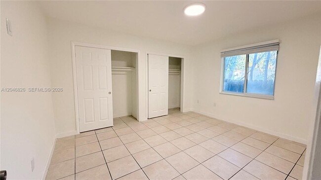 Foto del edificio - 2540 NE 181st St