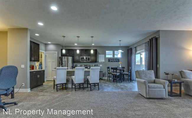 Foto del edificio - 4 br, 3 bath House - 18418 Farnam St.