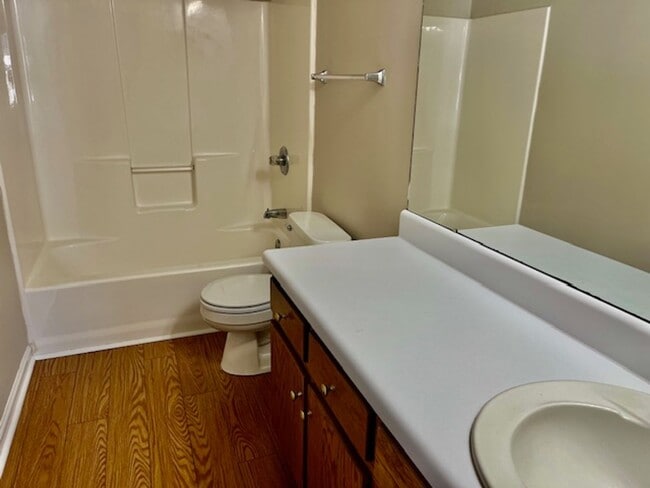 Foto del edificio - Rockcreek Dr #4 &amp; 369 Mathis