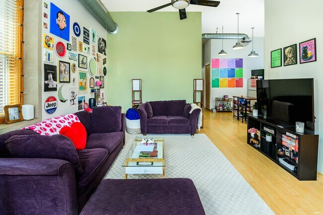 Foto del edificio - 213 N Walnut St