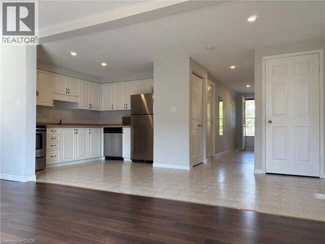Building Photo - 71 Activa Ave