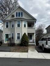 Building Photo - 131 Vernon St