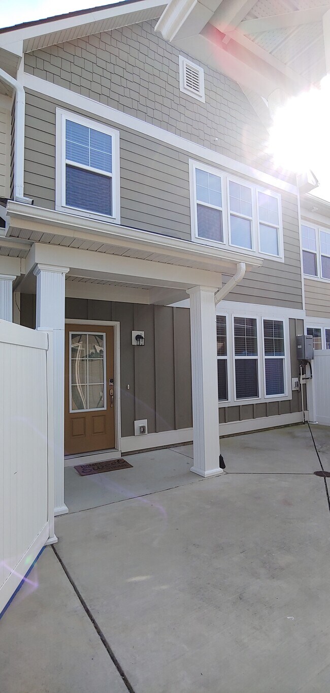 Building Photo - 2512 Heritage Loop