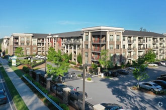 Building Photo - Centra at North Druid Hills