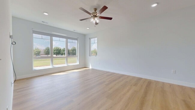 Interior Photo - 2414 N Neil