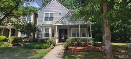 Building Photo - 1408 Locust Ct