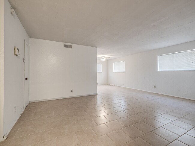 Foto del edificio - Updated in NE OKC for rent! Minutes to Broadway Extension/235 and Downtown!