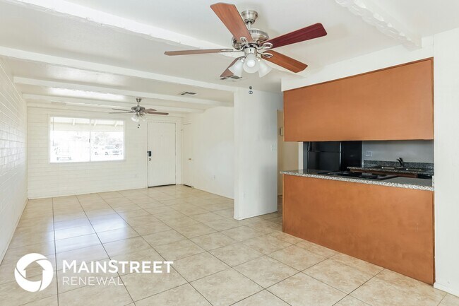 Foto del edificio - 7132 W Glenrosa Ave