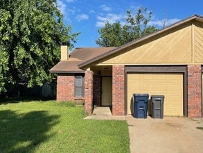 Building Photo - 310 N 34th St