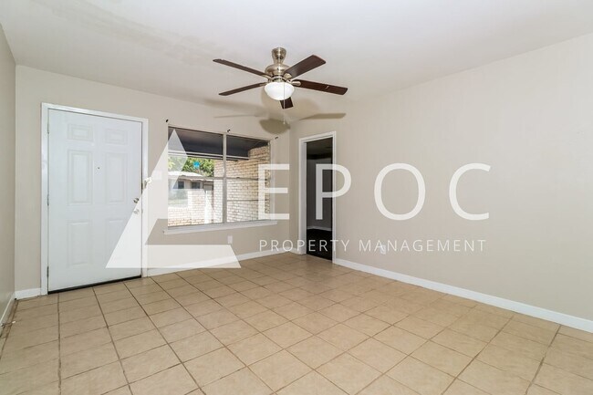 Building Photo - 1407 Duvall Dr