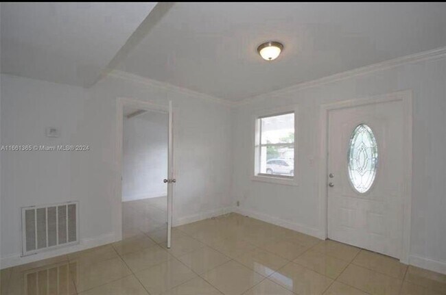 Foto del edificio - 5291 NE 17th Ave