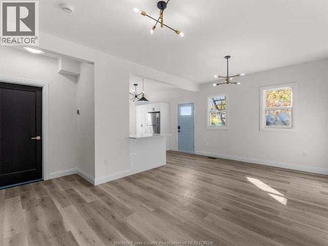 Building Photo - 1067 Drouillard Rd