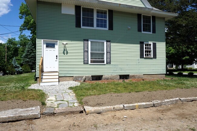 Building Photo - 64 Mill St