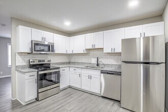Building Photo - 108 Stinson St Ext