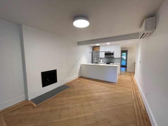 Building Photo - 130 Underhill Ave