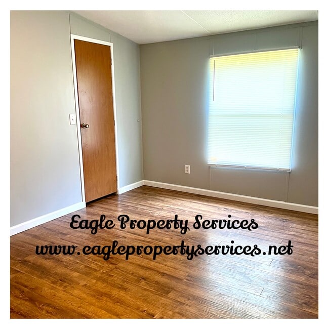 Foto del edificio - 308 Rolling Hills Rd