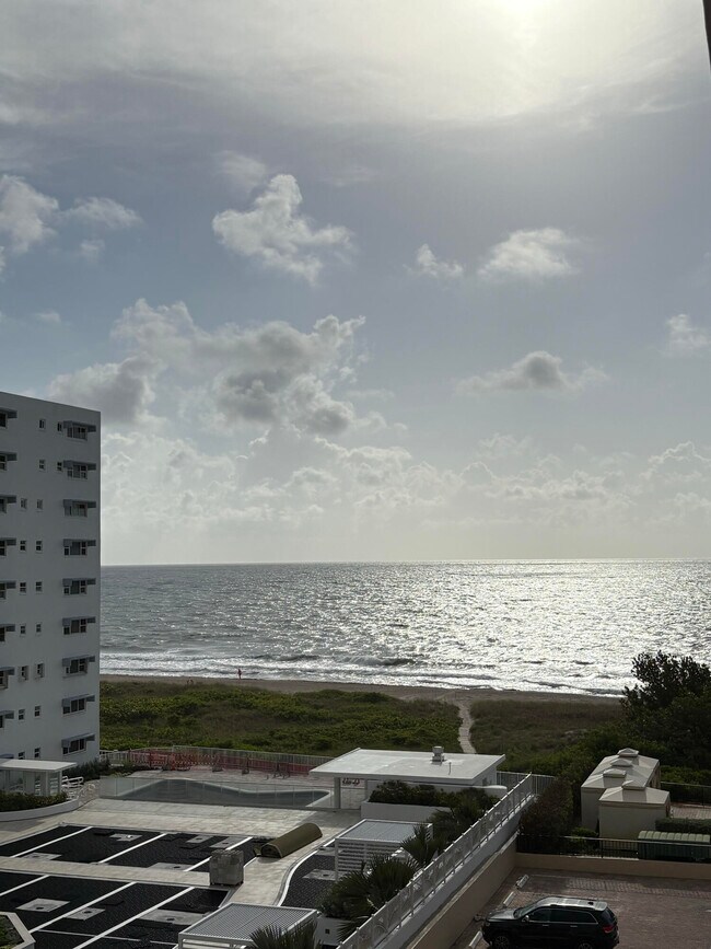 Building Photo - 1900 S Ocean Blvd