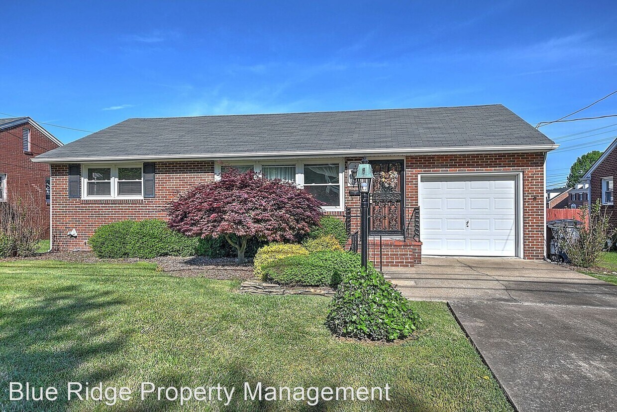 Primary Photo - 2 br, 1 bath House - 2309 Sherwood Road