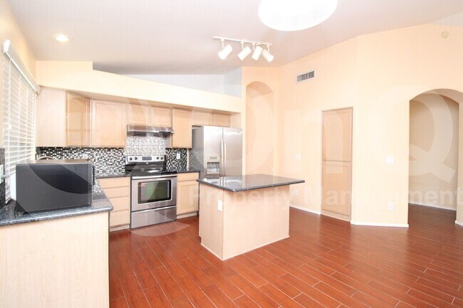 Foto del edificio - 3215 E Brookwood Ct