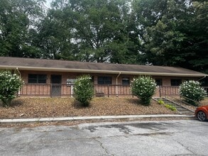 Building Photo - 918 Sparta Dr