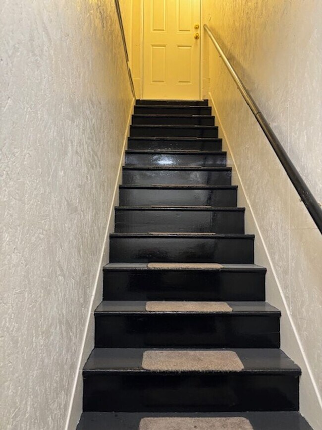 Building Photo - 1468 Hoyt St