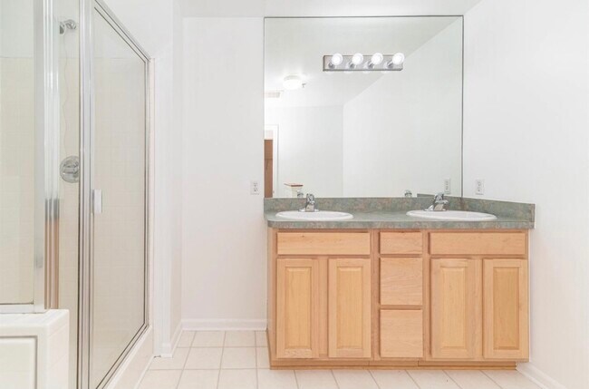Building Photo - 1177 Freesia Ct