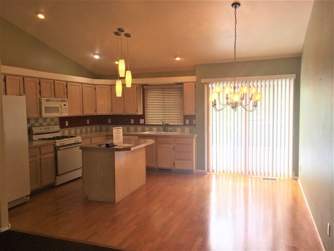 Building Photo - Lovely Duplex in Loveland