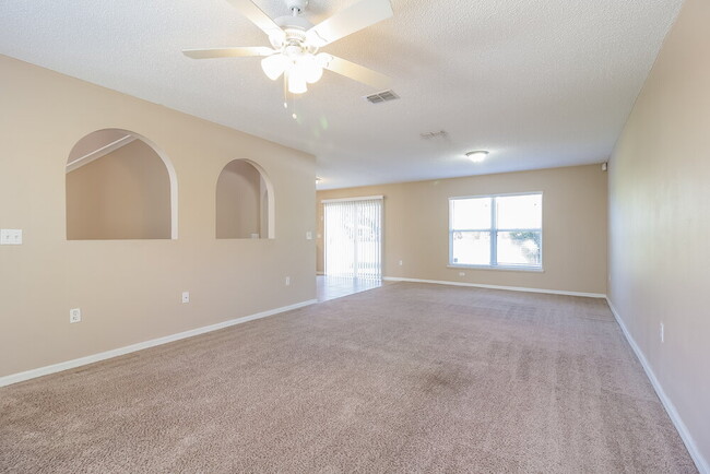 Building Photo - 1113 Benan Ct