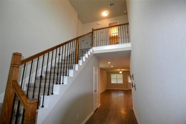 Building Photo - 2123 Ethan Dr