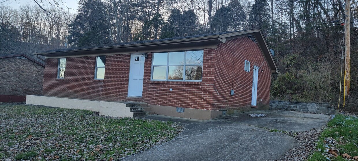 Primary Photo - 3 Bedroom, 1 Bath Brick Single Family Home...