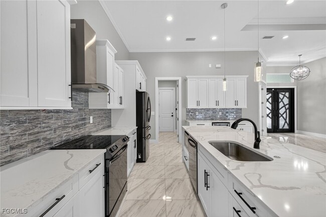 Building Photo - 2532 SW 26th Pl
