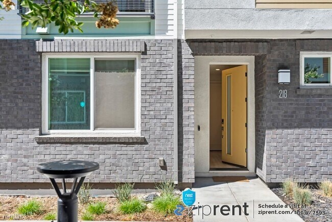 Foto del edificio - 3 br, 3 bath Townhome - 218 Proximity Way,...