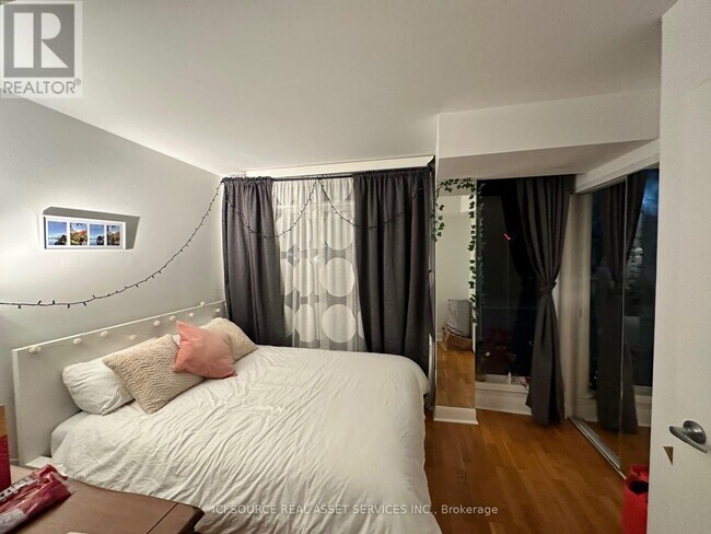 Photo du bâtiment - 415 Jarvis St