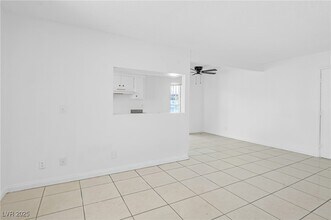 Building Photo - 1405 E Vegas Valley Dr