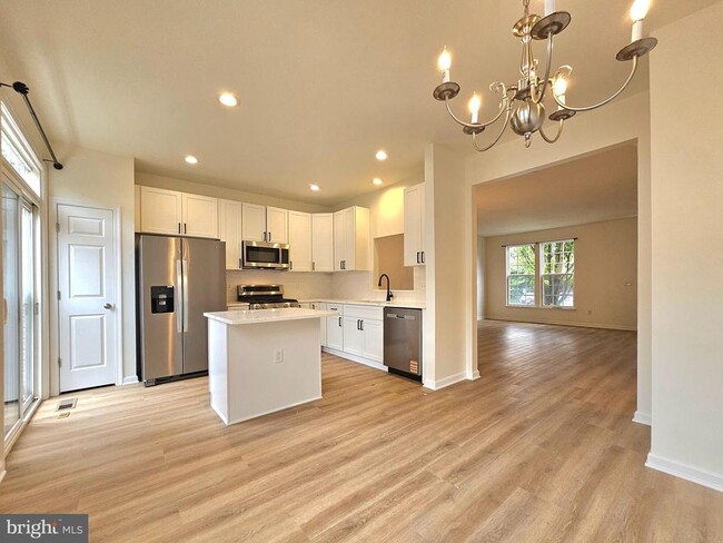 Foto del edificio - 15330 Elizabeth Burbage Loop