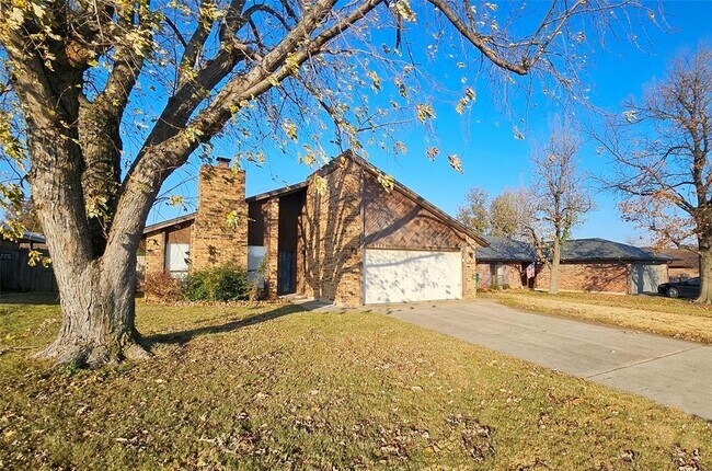 Foto del edificio - 9005 Tracy Dr